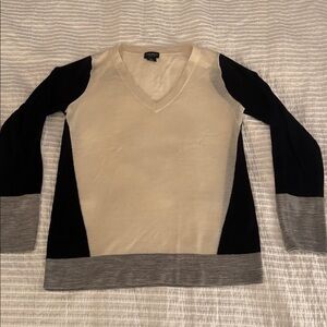 Club Monaco 100% wool Italian Yarn sweater m medium